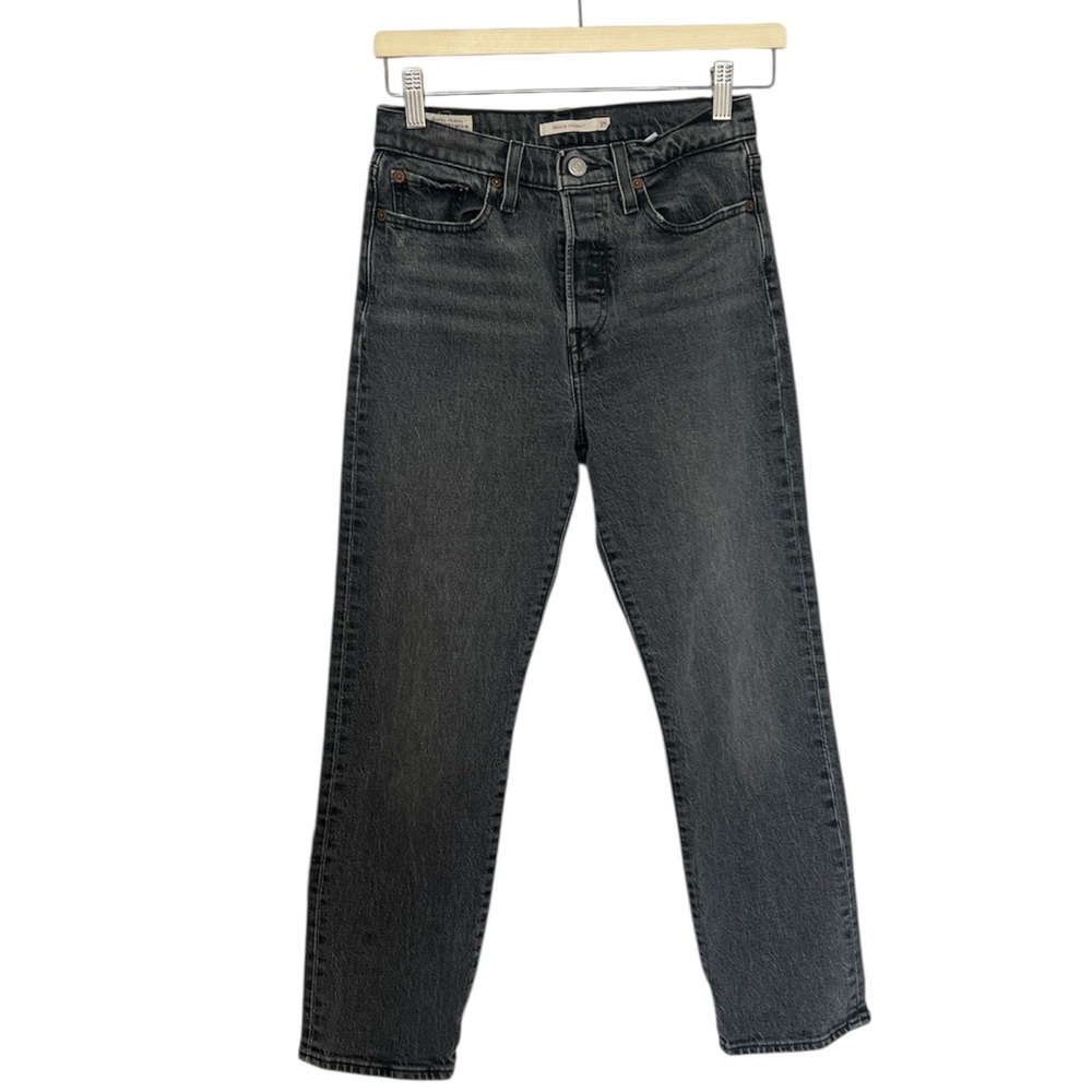 Levi’s Wedgie Straight Jeans – Size 25